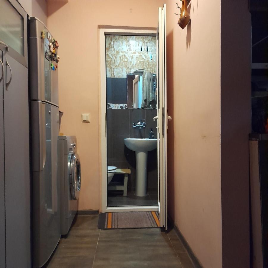 Historical Apartment In City Center Tbilisi Exterior photo